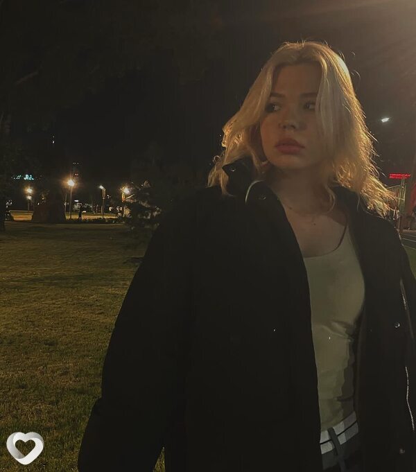 Вика, 21, Москве — анкета №729396