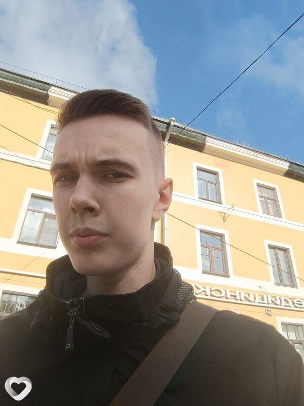 Максим, 20, Гатчине — анкета №731747