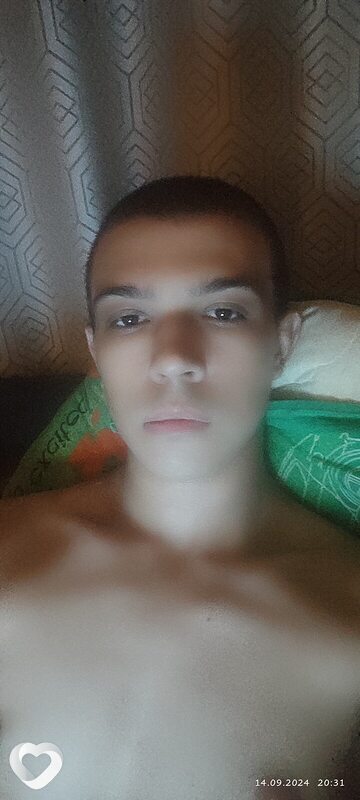 Паша, 21, Москве — анкета №735312