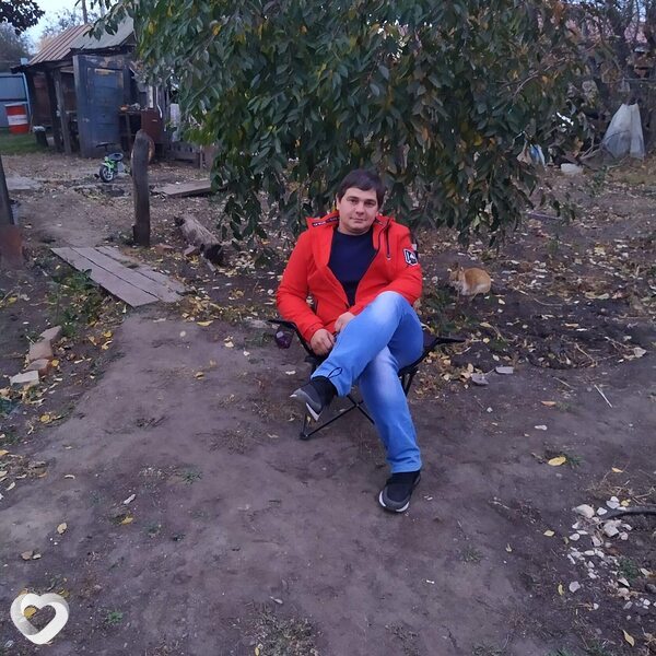 Максим, Калининск