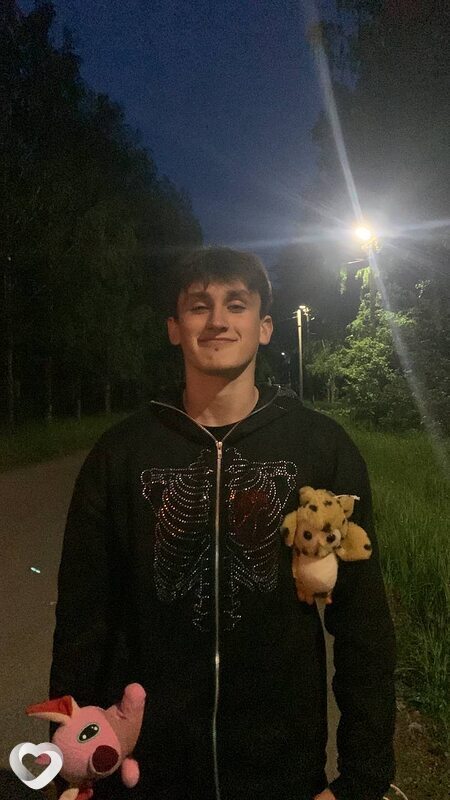 Ильхом, 21, Великом Новгороде — анкета №738579
