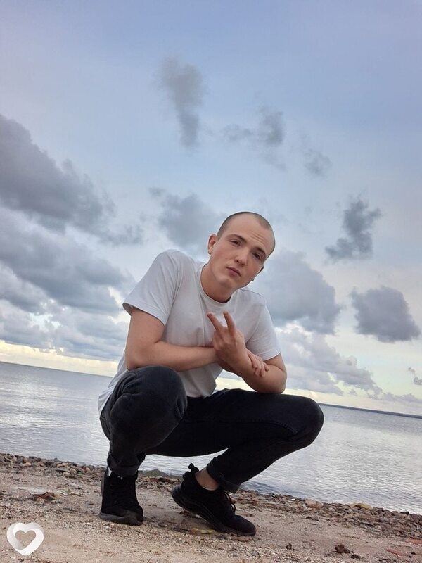 Антон, 24, Шахтах — анкета №739031