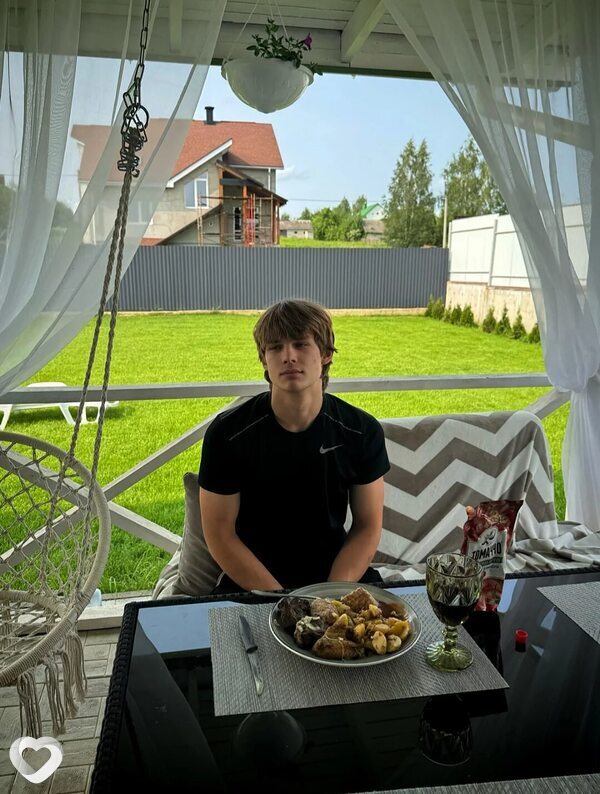 Арсений, 21, Минске — анкета №739070