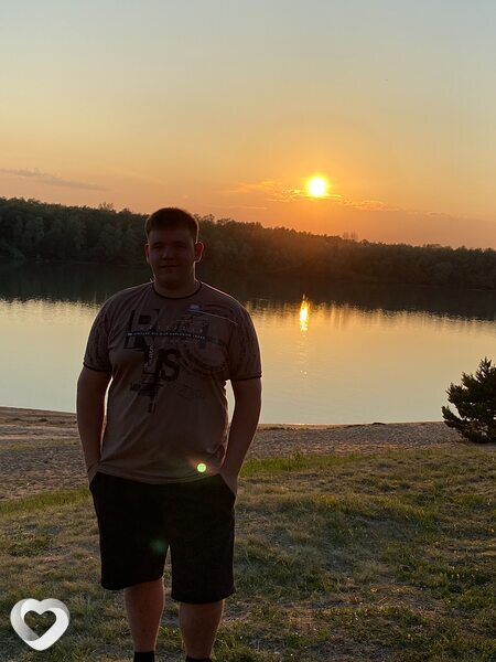 Максим, 21, Омске — анкета №738924