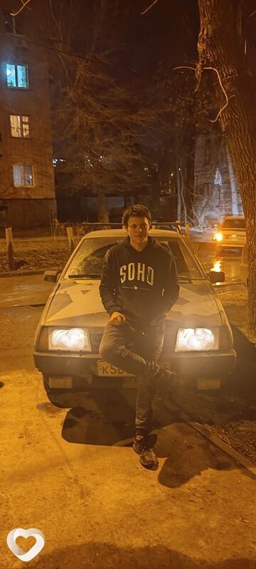 Юра, 21, Москве — анкета №741563