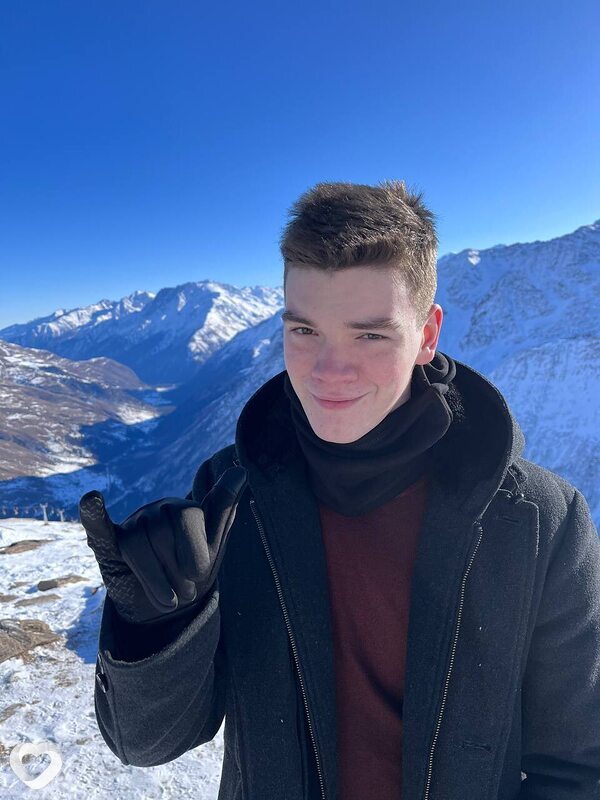 Виктор, 21, Ростове-на-Дону — анкета №742612