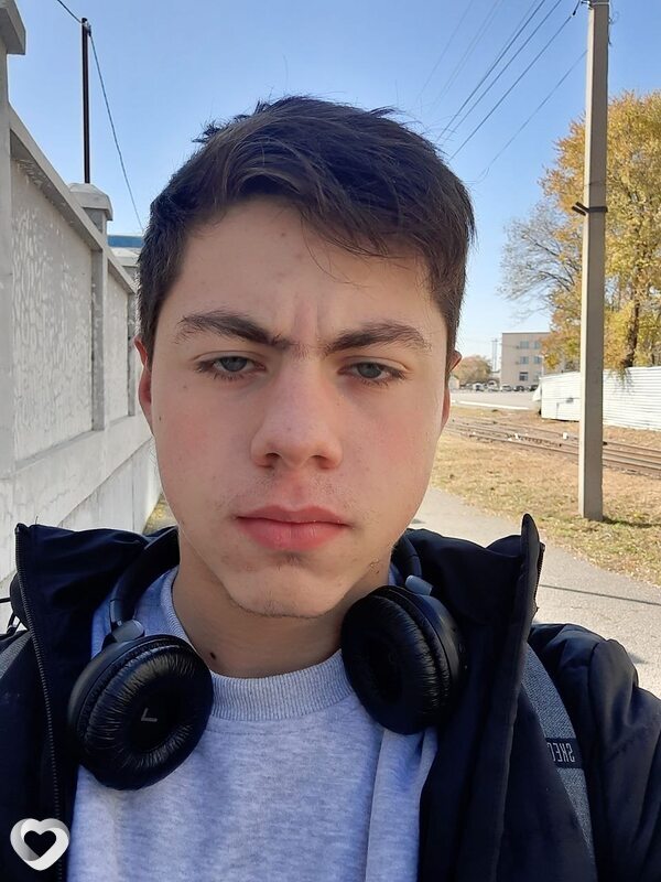 Валера, 21, Благовещенске — анкета №743297