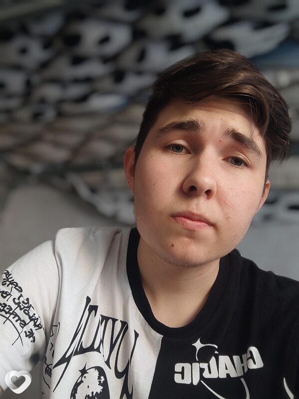 Динис, 22, Москве — анкета №743241