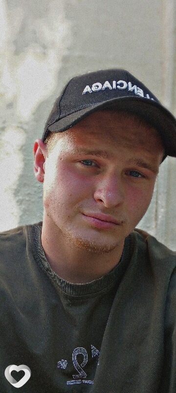Максим, 21, Пскове — анкета №745486