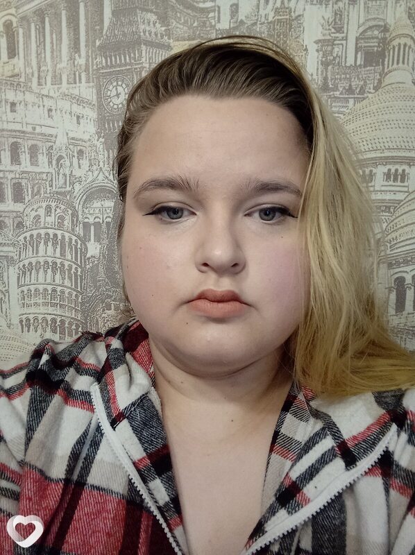 Вика, 21, Астрахани — анкета №746092