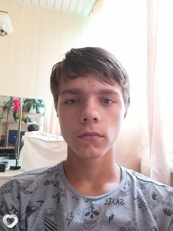 Максим, 21, Сосновоборск (Красноярский край) — анкета №746537