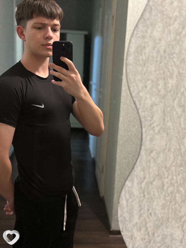 Артур, 21, Гродно — анкета №748700