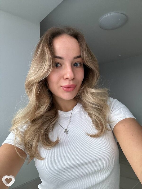 Настя, 21, Омске — анкета №749300