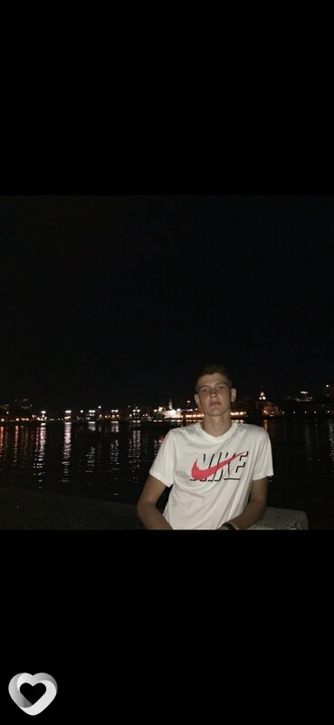 Максим, 23, Москве — анкета №749527