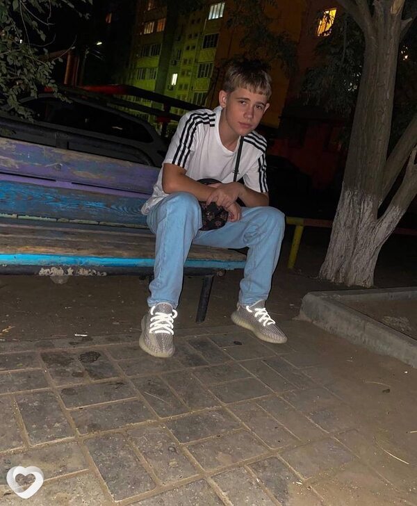 Саша, 22, Москве — анкета №749769