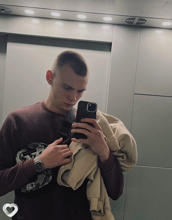 Лёша, 22, Москве — анкета №751439