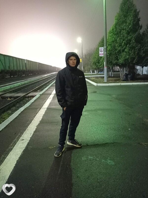 Максим, 21, Железногорске — анкета №752242