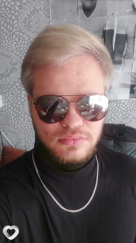 Артем, 23, Москве — анкета №752281