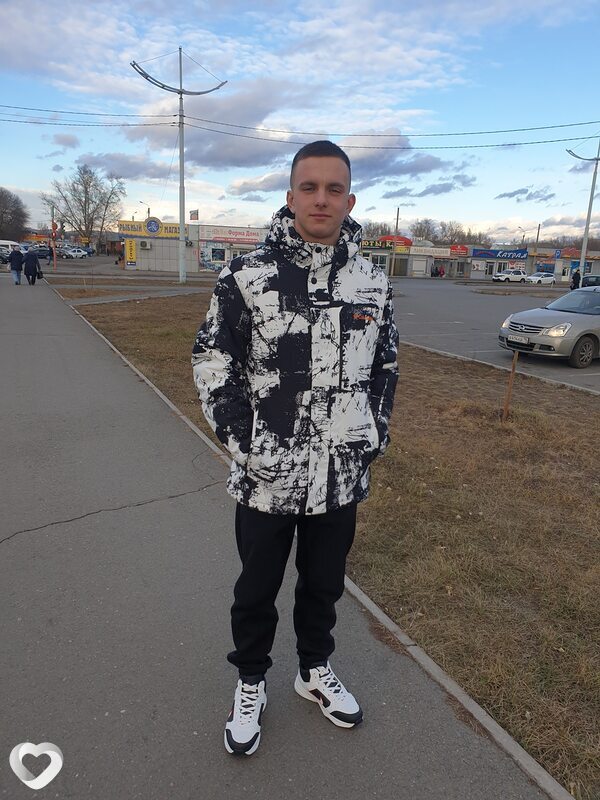 Артём, 24, Абакане — анкета №753275