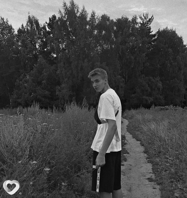 Михаил, 22, Москве — анкета №753632