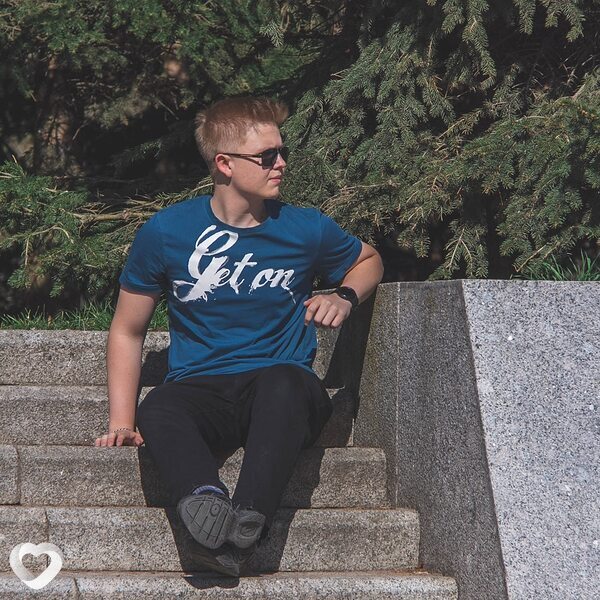 Максим, 21, Москве — анкета №754275