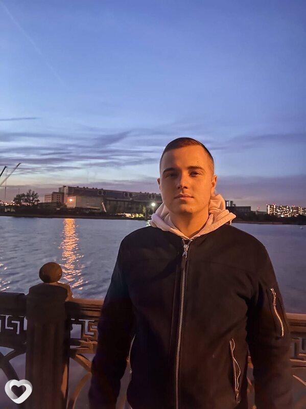 Артём, 21, Москве — анкета №754515