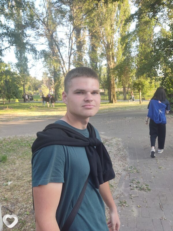 Дмитрий, 21, Сухум — анкета №756766