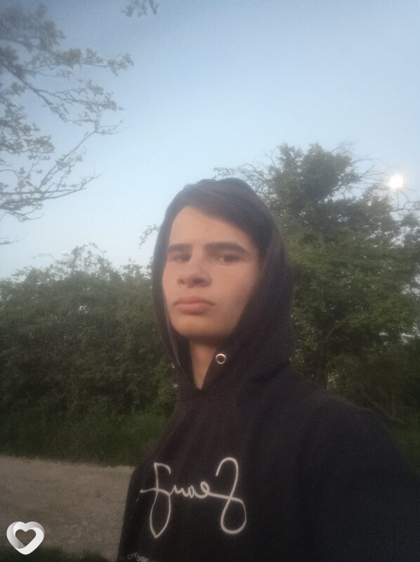 Виталий, 21, Новомосковске — анкета №758637