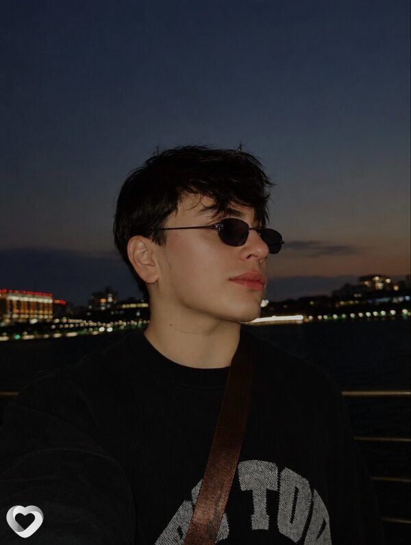 Артем, 20, Москве — анкета №762721