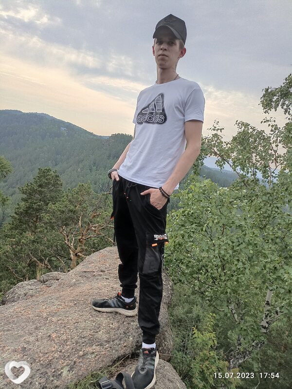 Тоха, 23, Железногорске — анкета №764726