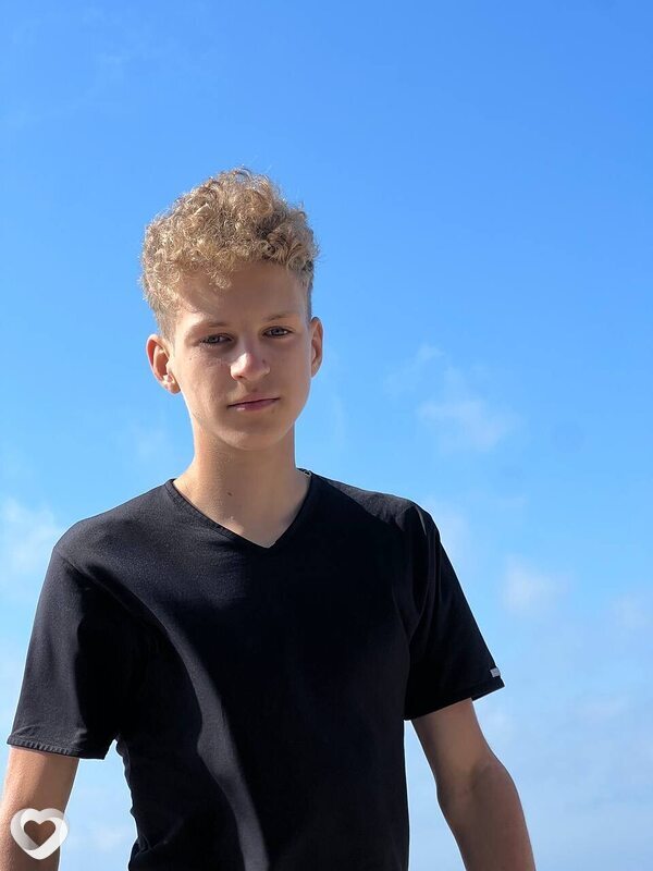 Артём, 20, Калининграде — анкета №764987