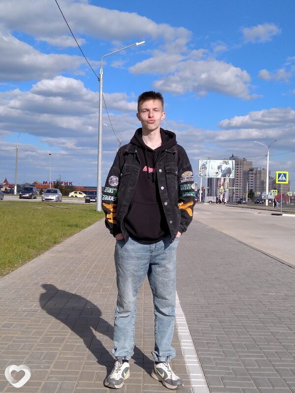 Илья, 21, Витебске — анкета №770655
