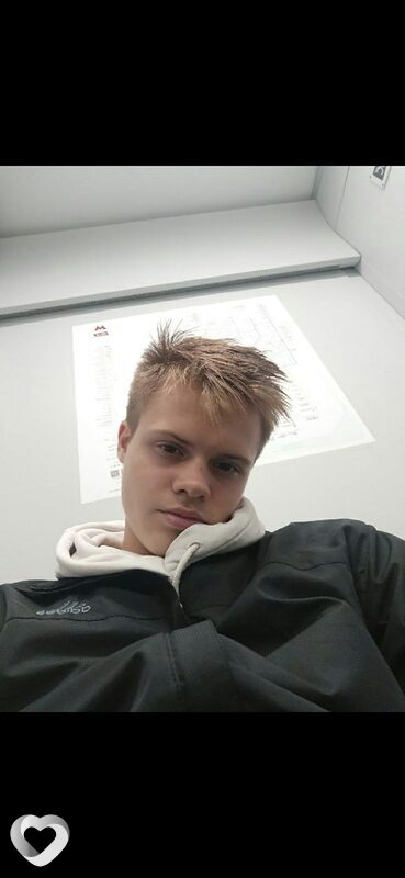Максим, 21, Москве — анкета №771307