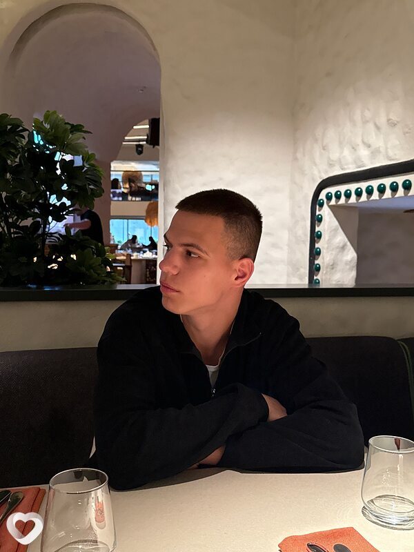 Даня, 22, Москве — анкета №772349
