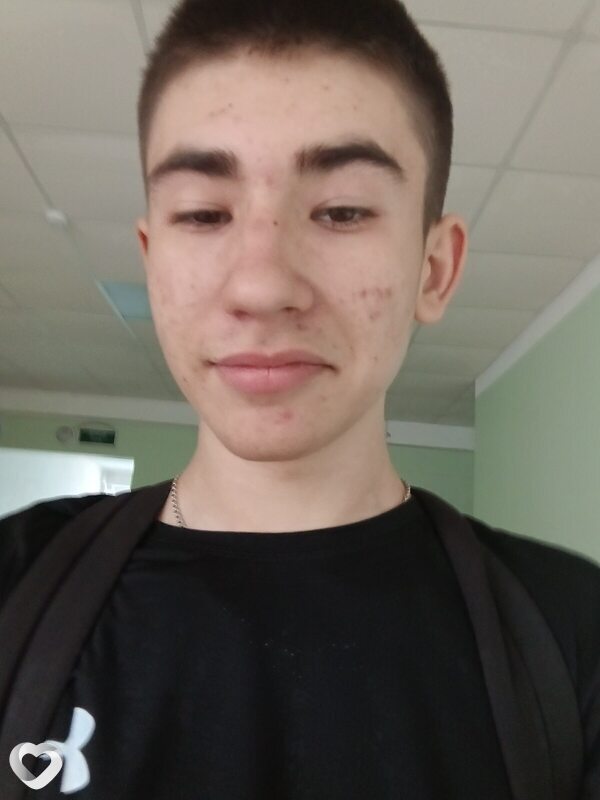 Артëм, 20, Кировске — анкета №774203