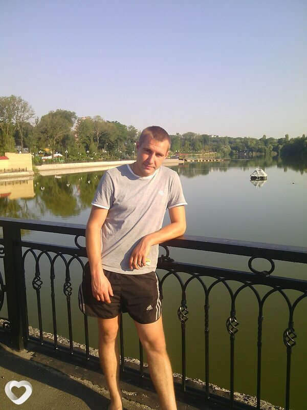 Максим, 37, Снежном — анкета №774323