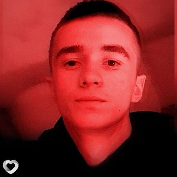 Вова, 21, Москве — анкета №774350