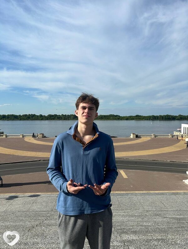 Роман, 21, Кирове — анкета №774684
