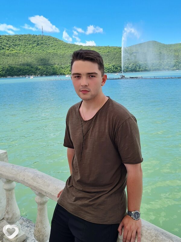 Ваня, 24, Губкине — анкета №775235