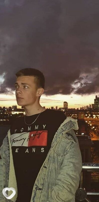 Артём, 23, Омске — анкета №775788