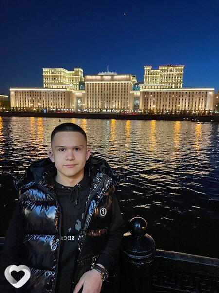 Булат, 21, Москве — анкета №775923