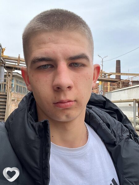 Олег, 21, Москве — анкета №776647
