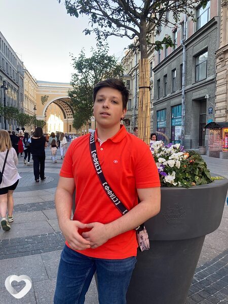 Артем, 22, Москве — анкета №779284