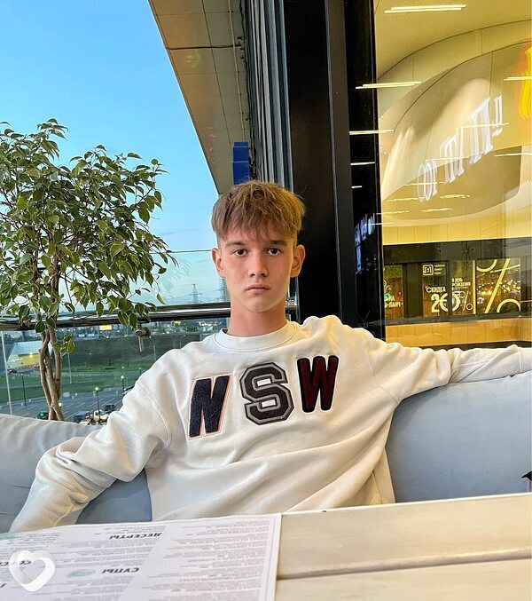 Илья, 21, Москве — анкета №778972