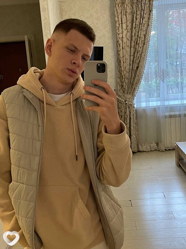 Илья, 25, Санкт-Петербурге — анкета №779501
