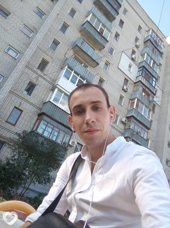 Artem, 25, Днепр — анкета №779717
