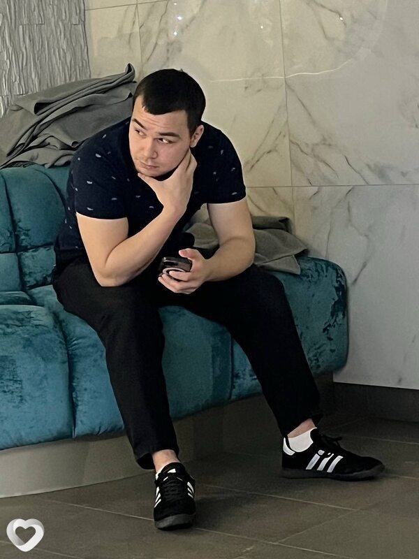 Рустам, 21, Оренбурге — анкета №779733