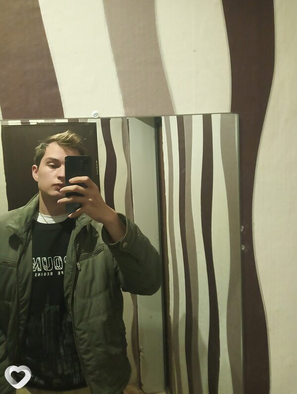 Артём, 22, Омске — анкета №780570