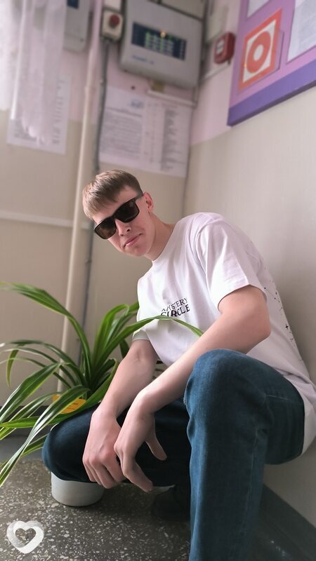 Александр, 21, Москве — анкета №781780