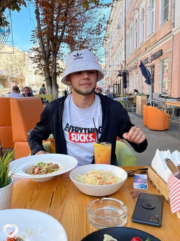 Андрей, 23, Москве — анкета №782544